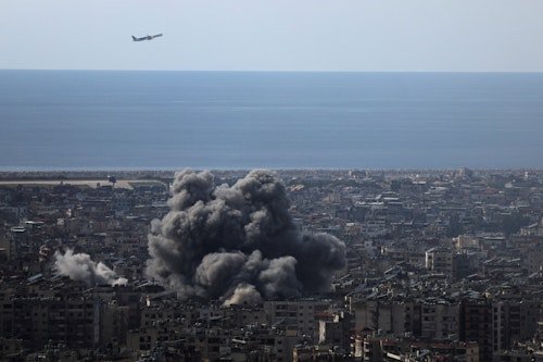 Trump exige «rendición incondicional» de Irán, mientras recrudece sus ataques junto a Israel contra Teherán