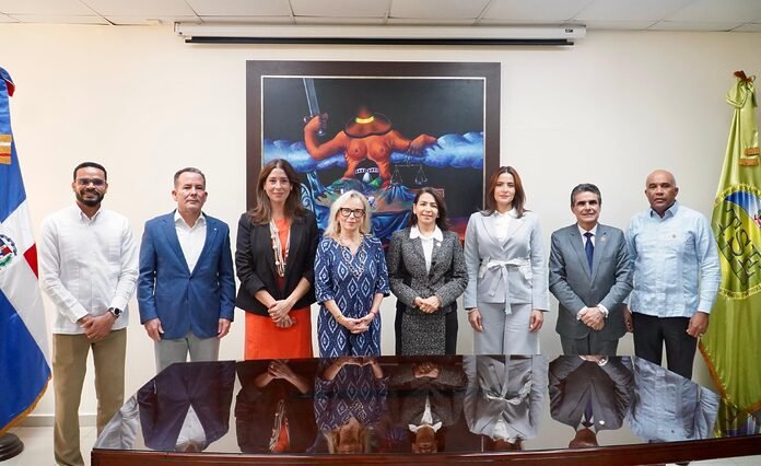 TSE RECIBE VISITA DE LA UNESCO PARA IMPULSAR COOPERACIÓN INTERINSTITUCIONAL 