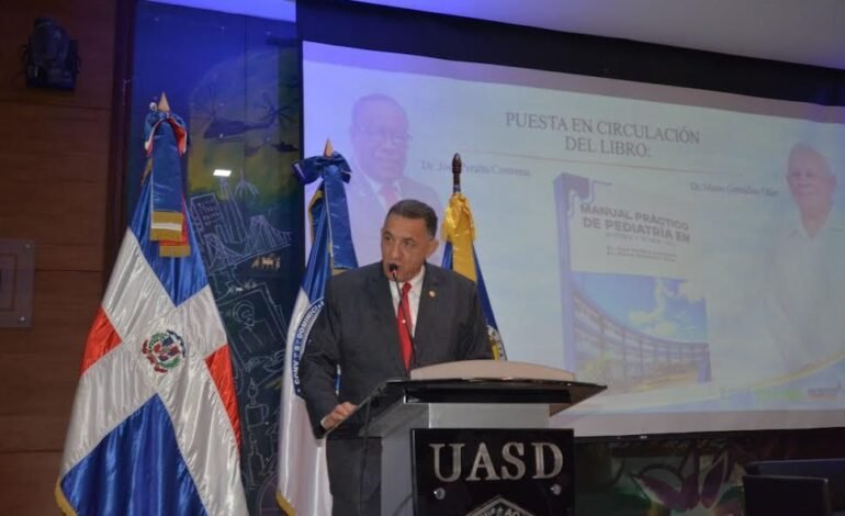 UASD pública el libro “Manual de Práctica de Pediatría”