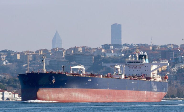 Un dron impacta un petrolero con crudo ruso en el mar Negro frente a Turquía: ¿qué se sabe del buque?