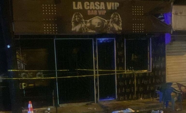 Una mujer muerta y 5 heridos a balazos en centro nocturno SDN