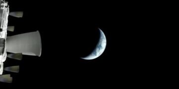 Artemis II abandona órbita terrestre y enciende motores hacia la Luna