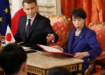 Coalición de 40 países presiona a Irán para que reabra el estrecho de Ormuz