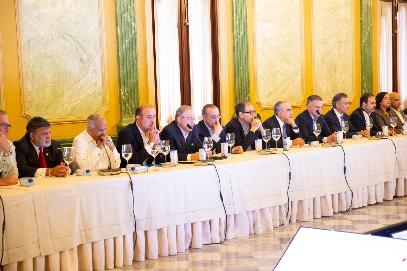 Empresarios RD ven «positivo» encuentro para analizar crisis imagen