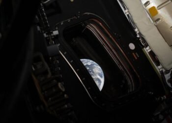 La NASA publica las primeras fotos de la Tierra tomadas por la misión Artemis II rumbo a la Luna