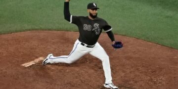 Pitcher dominicano Domínguez impulsa triunfo Medias Blancas