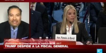 ¿Qué hay detrás del despido de Pam Bondi de la Fiscalía de EE. UU.?
